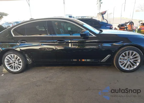 2021 BMW 530I z USA, uszkodzony, nr VIN WBA53BH09MWW97326